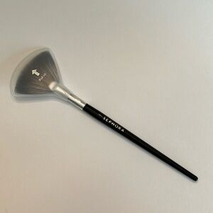 Sephora pro makeup brush 65. NWT